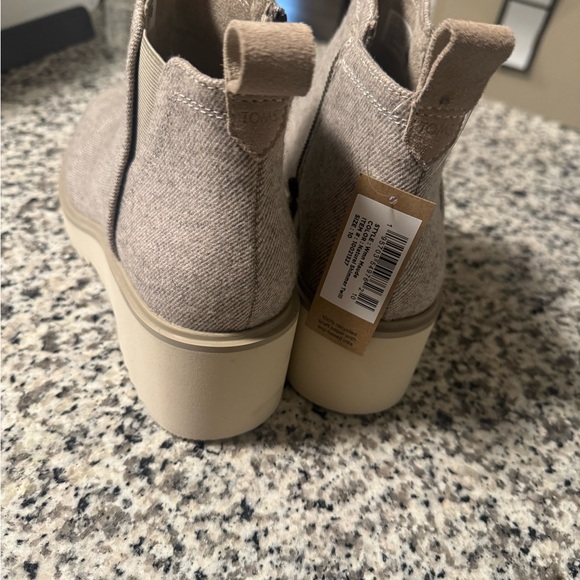 Toms Tan Ankle Boots with Chunky Sole - Picture 2 of 3